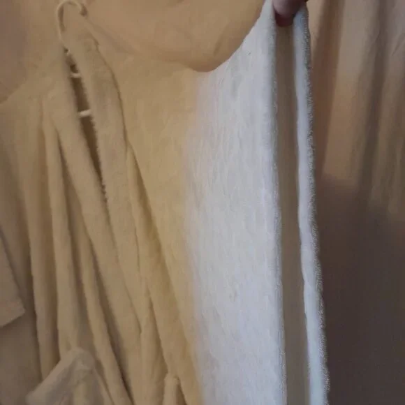 Macy's Charter Club Cozy Plush Wrap Wearable Poncho Shawl Blanket with Pockets - Picture 2 of 10